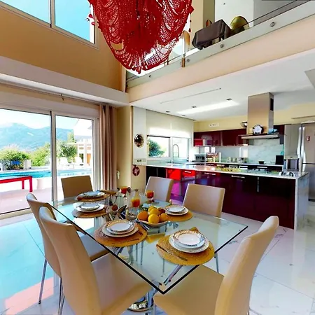 Carrazola House In Lefkada With Pool Дом отдыха Лигия